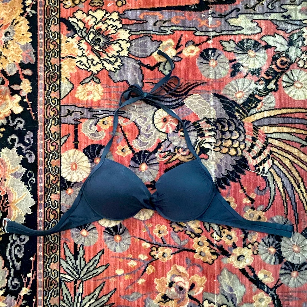 LAST CHANCE Bundle 5/$15 🛍 Target Mossimo black bikini top S